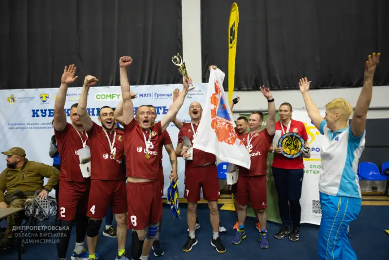 Ветерани на висоті: у Дніпрі відбулися всеукраїнські змагання з волейболу сидячи