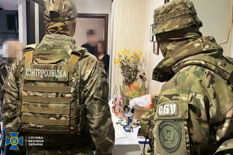Шпигунство за кермом: СБУ затримала молодих агентів рф, які знімали оборонні об’єкти на відеореєстратори