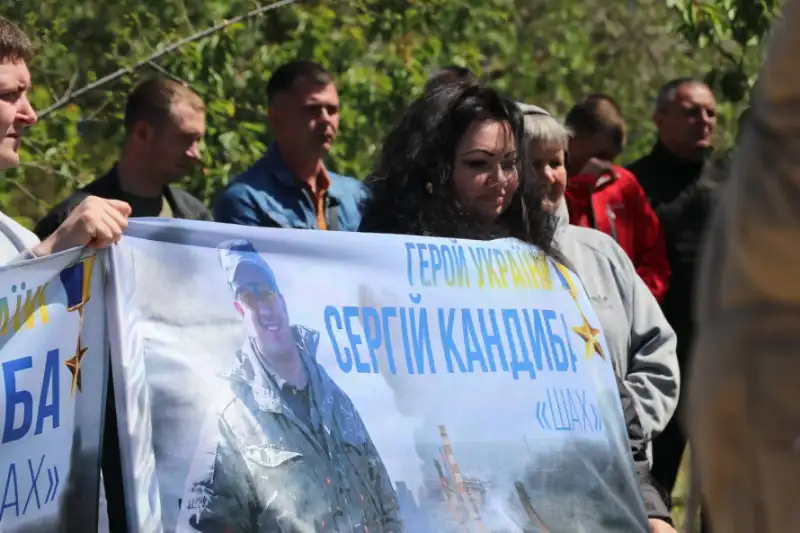 У Кривому Розі відкрили пам’ятну композицію на честь Героя України Сергія Кандиби